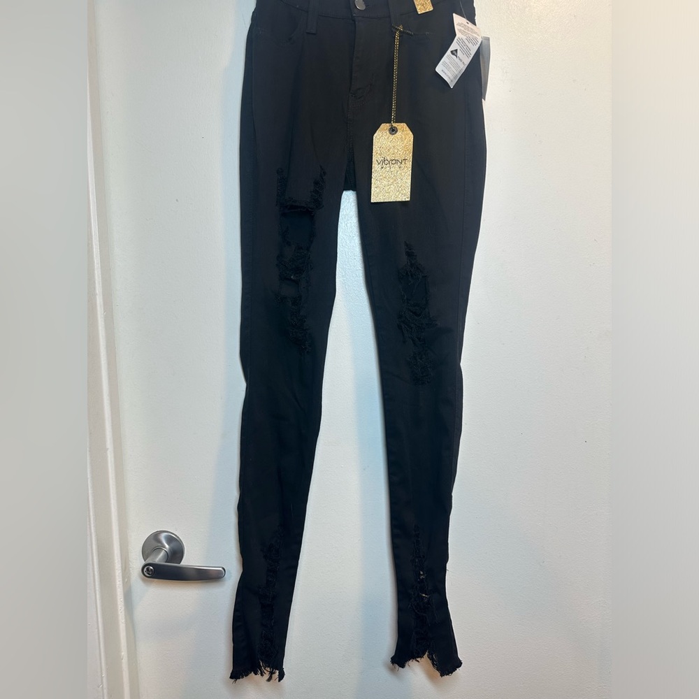 Black distressed skinny jeans